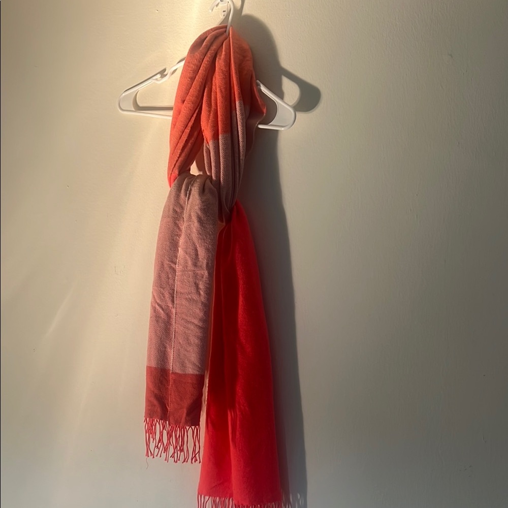 GAP Pink and Red Ombre stripe Scarf with Fringe - Picture 3 of 3